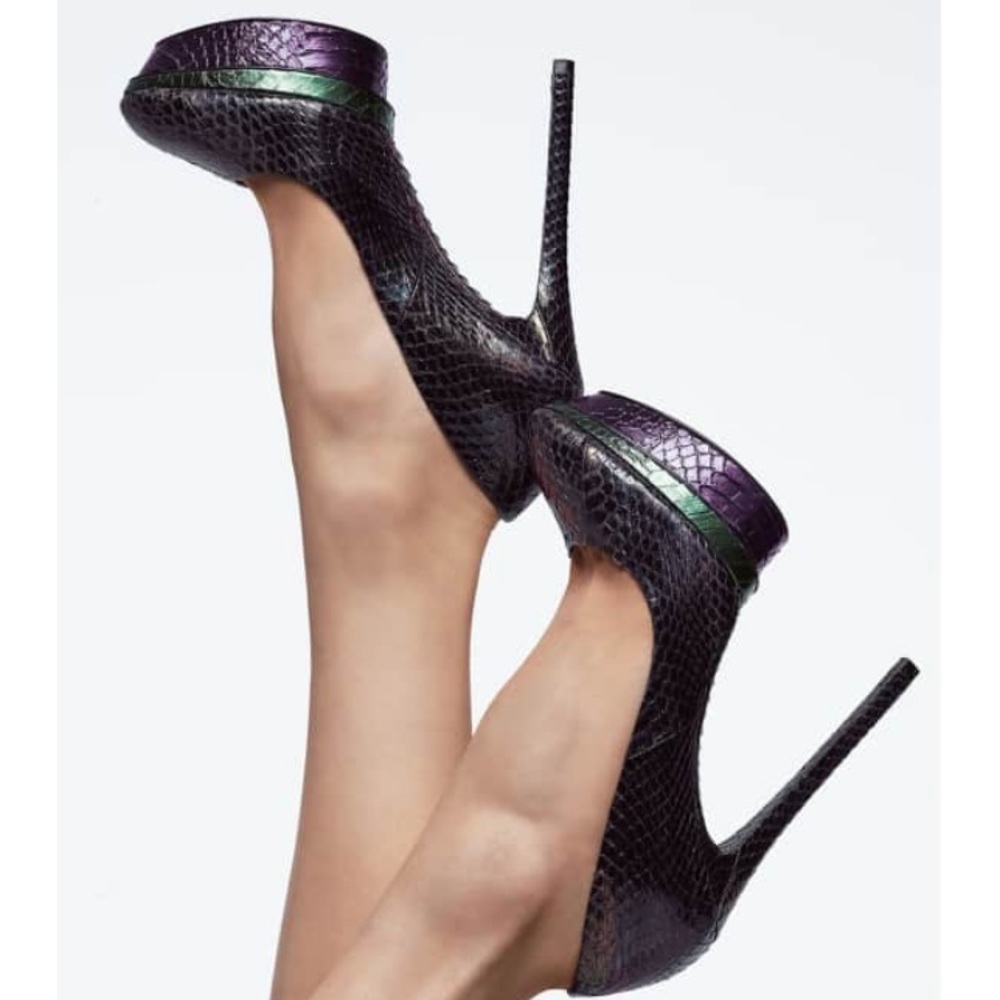 Brian Atwood heel NIB